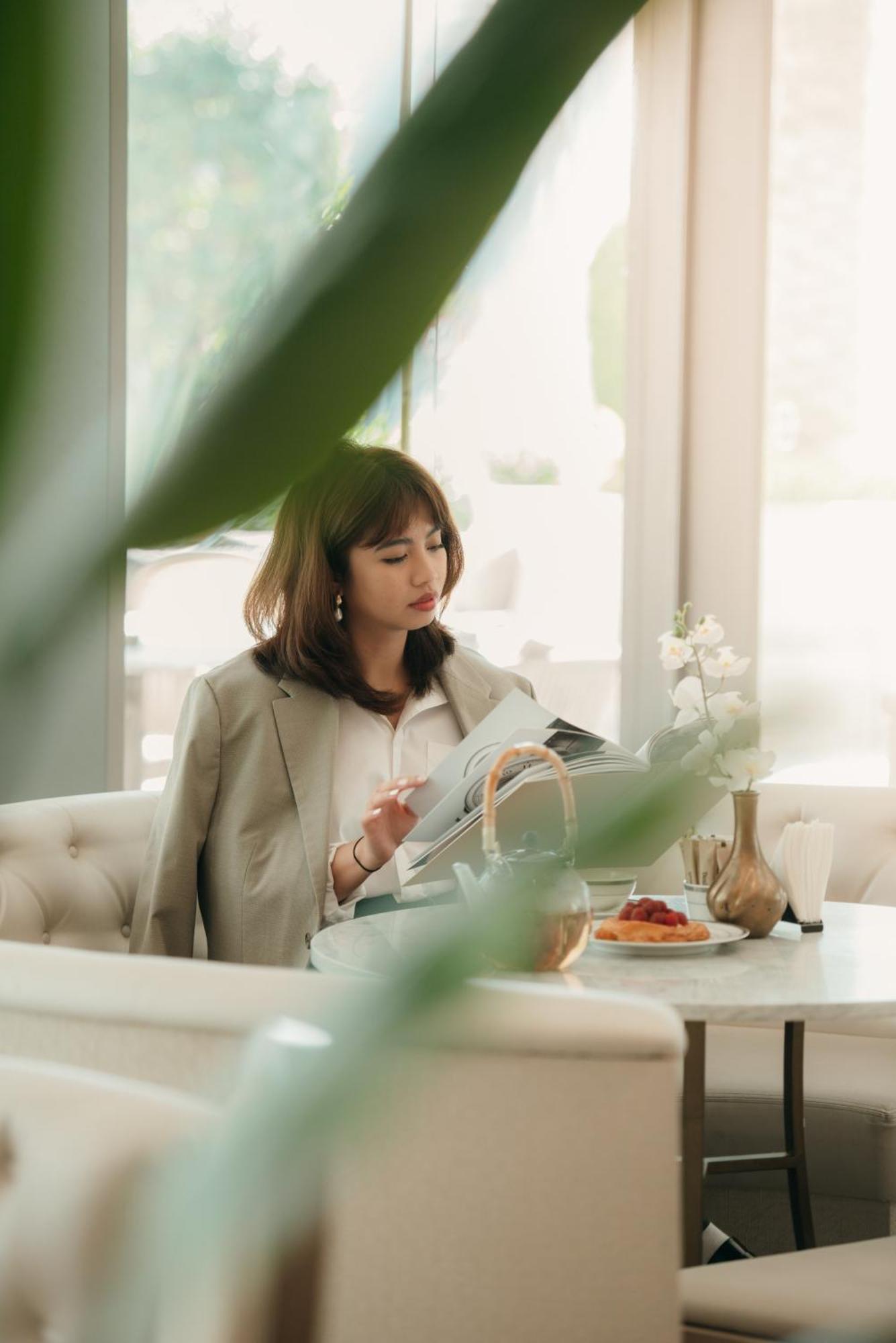 Dusit Doha Hotel מראה חיצוני תמונה Kim Sae-ron in 2019